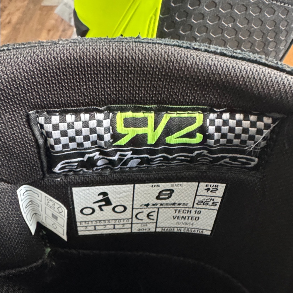 Alpinestars Black and Neon Yellow Racing Boots - Picture 4 of 6